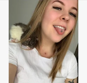 Vi